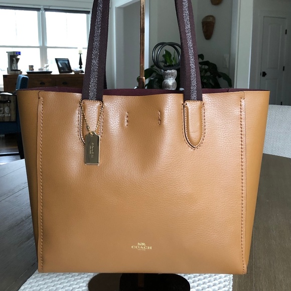 derby coach tote